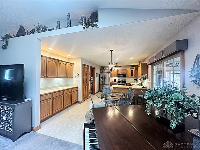 1480 Maplecrest Drive, Troy, OH 45373