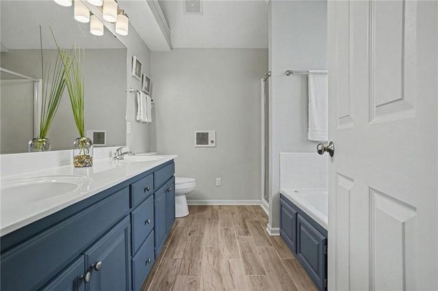 986 Wellington Way, Liberty, MO 64068