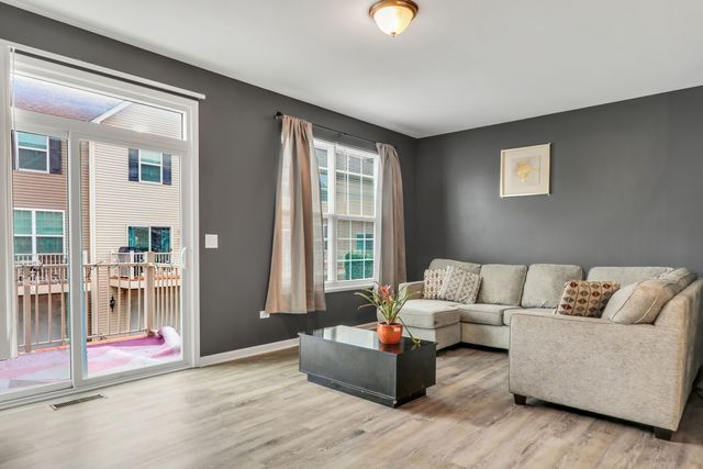 214 Lionel Drive, Grayslake, IL 60030