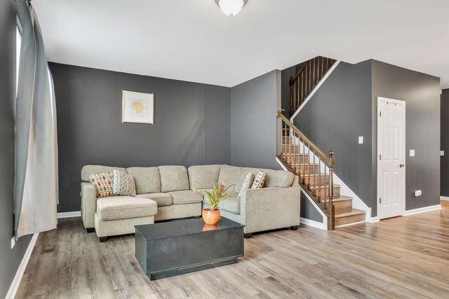 214 Lionel Drive, Grayslake, IL 60030