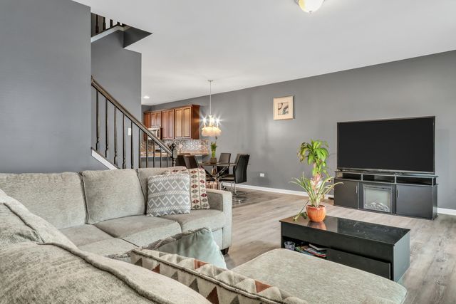 214 Lionel Drive, Grayslake, IL 60030