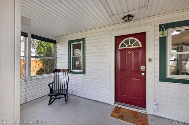 141 W Granet Avenue, Hazel Park, MI 48030