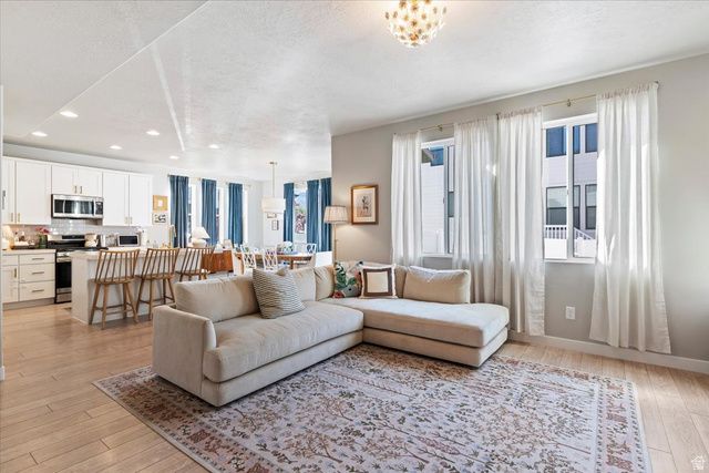 15 W ORCHARD LN, Bountiful, UT 84010