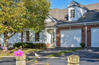 385 Delnor Glen Drive, St. Charles, IL 60174
