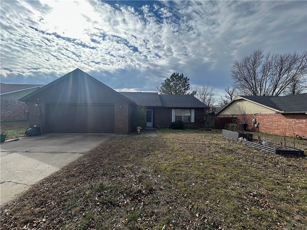 4435 W Chaparral Lane, Fayetteville, AR 72704
