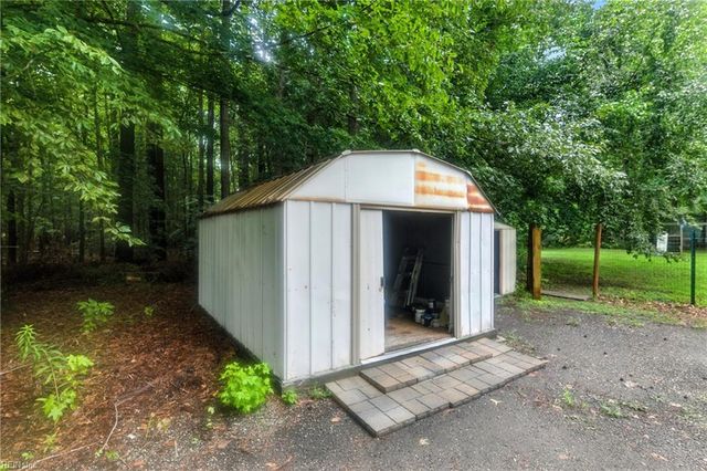 3920 Cedar Bush RD, Hayes, VA 23072