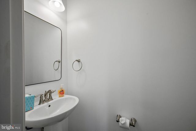 184 TROUT LILY DR, Lake Frederick, VA 22630