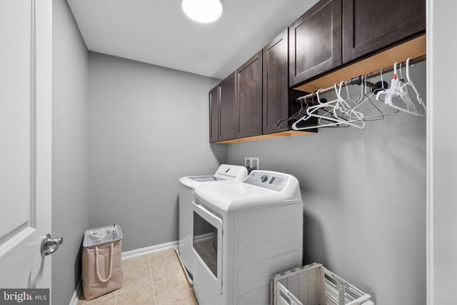 184 TROUT LILY DR, Lake Frederick, VA 22630