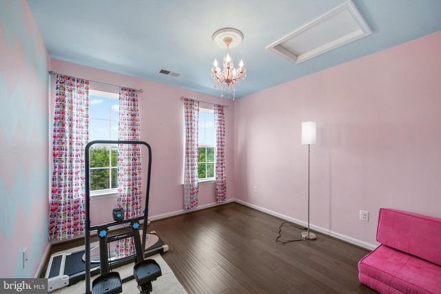 184 TROUT LILY DR, Lake Frederick, VA 22630