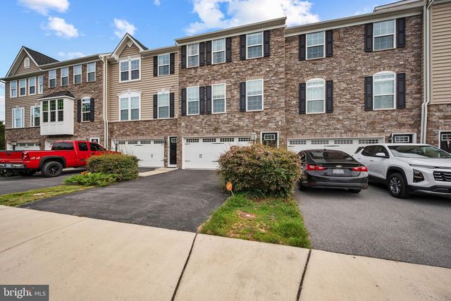 184 TROUT LILY DR, Lake Frederick, VA 22630