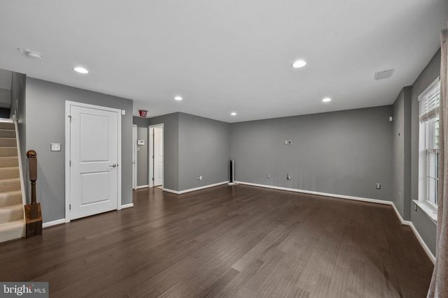 184 TROUT LILY DR, Lake Frederick, VA 22630