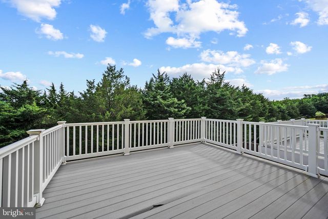 184 TROUT LILY DR, Lake Frederick, VA 22630