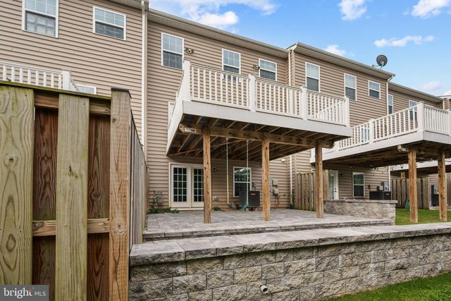 184 TROUT LILY DR, Lake Frederick, VA 22630
