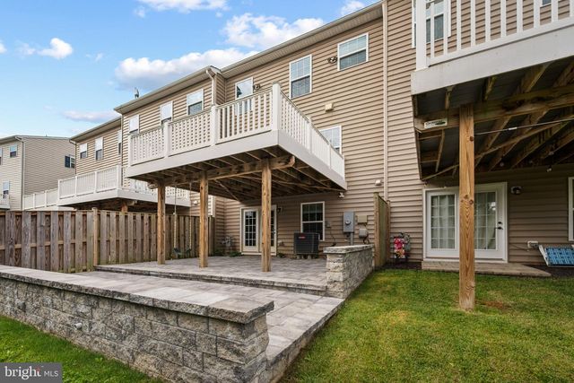 184 TROUT LILY DR, Lake Frederick, VA 22630