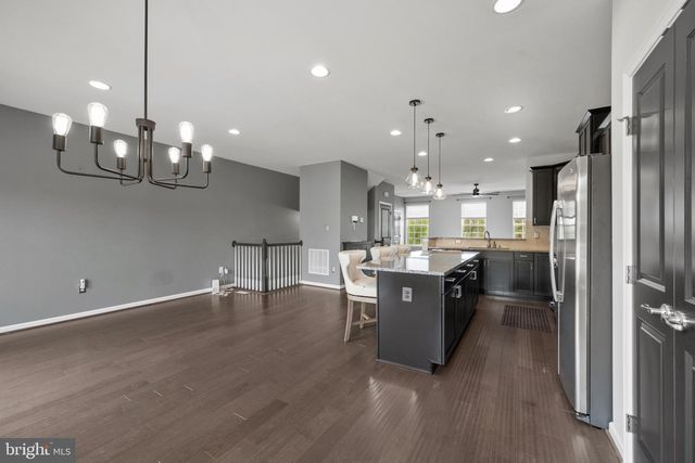 184 TROUT LILY DR, Lake Frederick, VA 22630