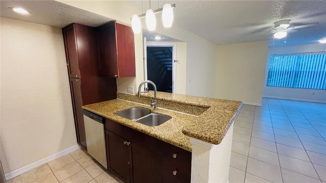 5120 CONROY ROAD 13, Orlando, FL 32811