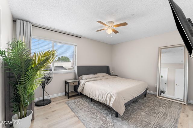 2229 W Avenue K13, Lancaster, CA 93536