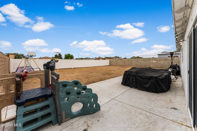 2229 W Avenue K13, Lancaster, CA 93536