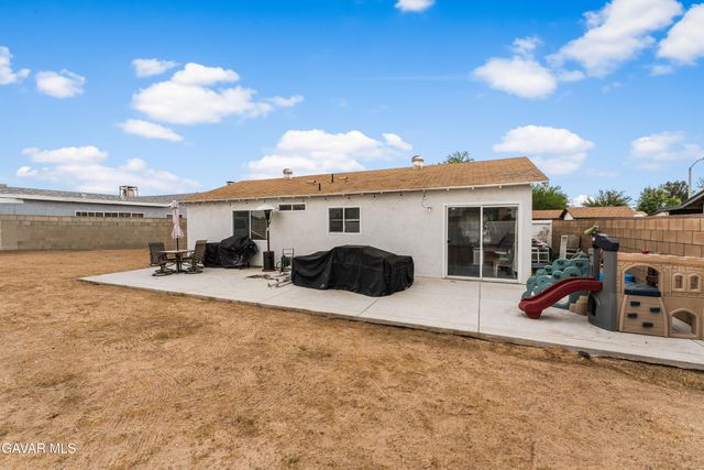 2229 W Avenue K13, Lancaster, CA 93536