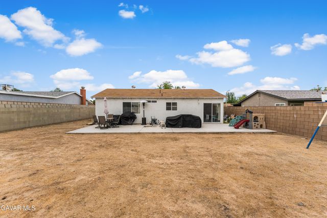 2229 W Avenue K13, Lancaster, CA 93536