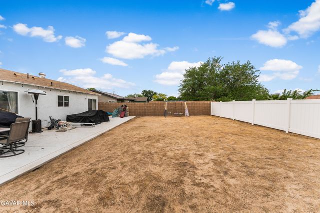 2229 W Avenue K13, Lancaster, CA 93536
