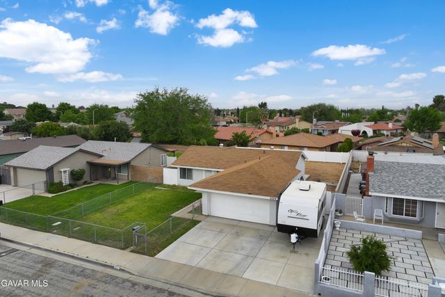 2229 W Avenue K13, Lancaster, CA 93536