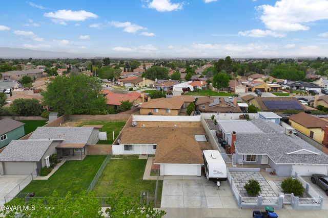 2229 W Avenue K13, Lancaster, CA 93536