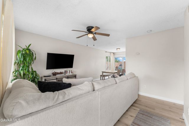 2229 W Avenue K13, Lancaster, CA 93536