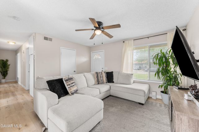 2229 W Avenue K13, Lancaster, CA 93536