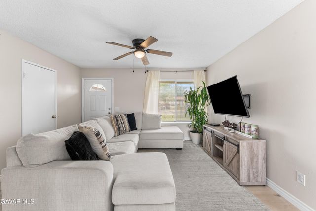 2229 W Avenue K13, Lancaster, CA 93536