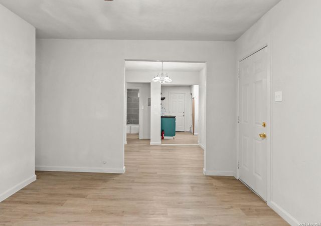 826 Poinsettia, San Antonio, TX 78202