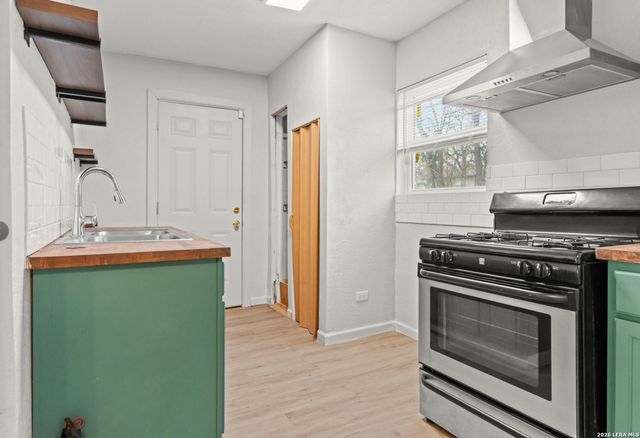 826 Poinsettia, San Antonio, TX 78202