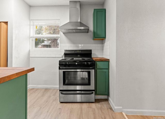 826 Poinsettia, San Antonio, TX 78202