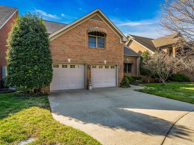 114 Hunt Crest Ct, Clarksville, TN 37043