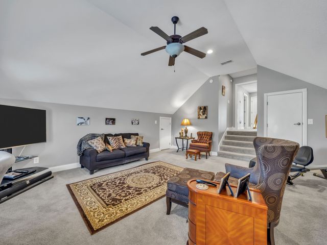 114 Hunt Crest Ct, Clarksville, TN 37043