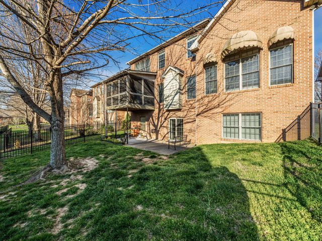 114 Hunt Crest Ct, Clarksville, TN 37043