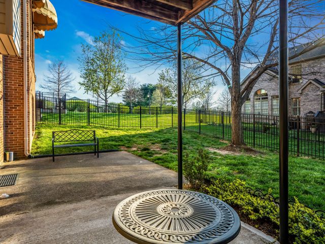 114 Hunt Crest Ct, Clarksville, TN 37043