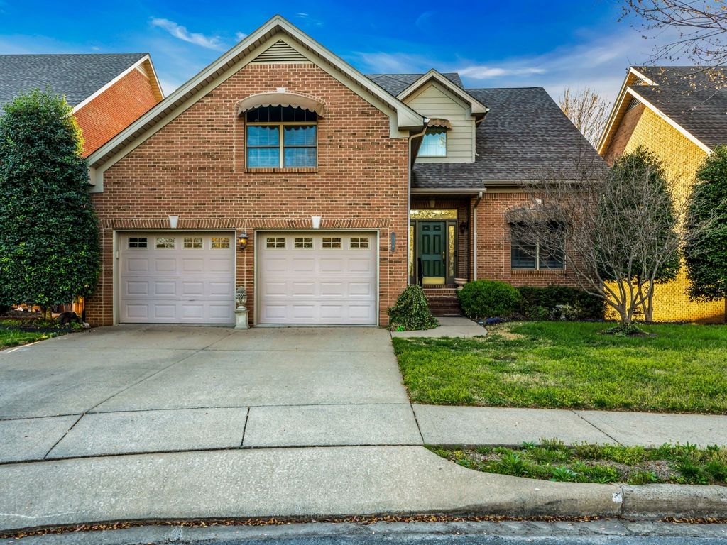 114 Hunt Crest Ct, Clarksville, TN 37043