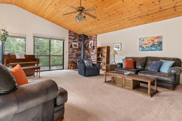 596 Sugarbush Ln, Murphys, CA 95247