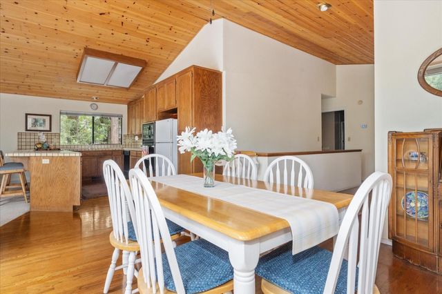 596 Sugarbush Ln, Murphys, CA 95247