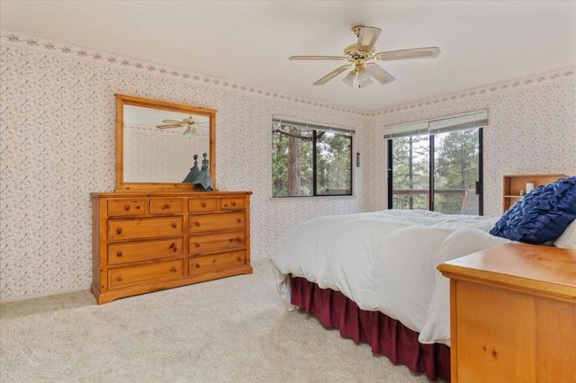 596 Sugarbush Ln, Murphys, CA 95247