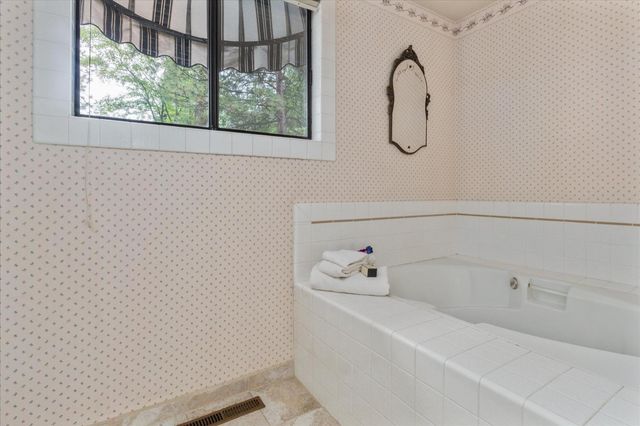 596 Sugarbush Ln, Murphys, CA 95247