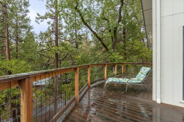 596 Sugarbush Ln, Murphys, CA 95247