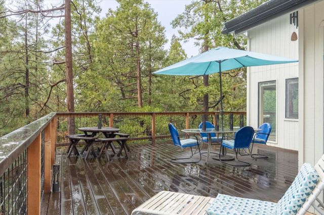 596 Sugarbush Ln, Murphys, CA 95247