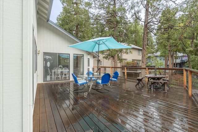 596 Sugarbush Ln, Murphys, CA 95247