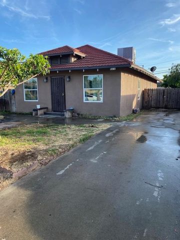 424 S A Street, Madera, CA 93638