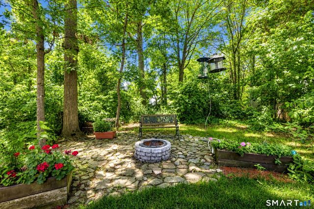 39 Lookout Hill Road, Milford, CT 06461