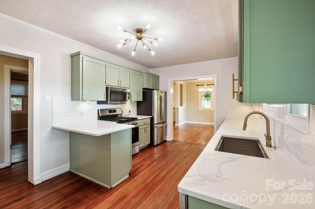 441 8th Avenue Drive NW, Hickory, NC 28601