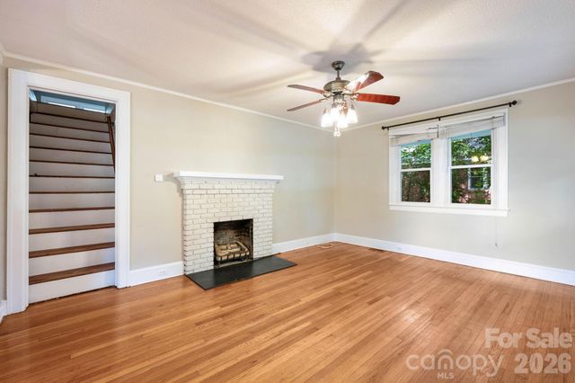 441 8th Avenue Drive NW, Hickory, NC 28601