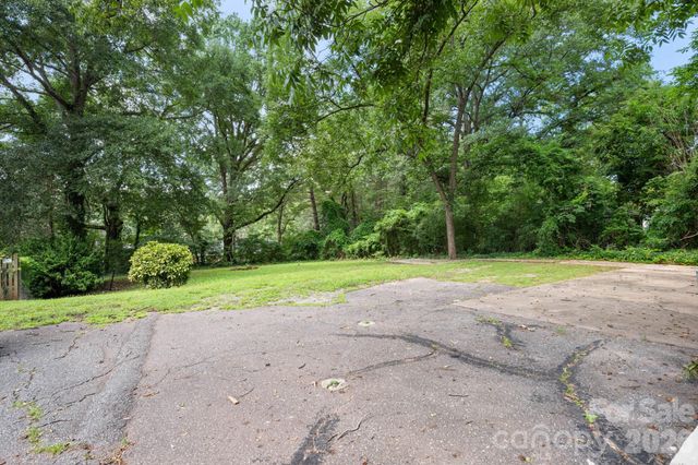 441 8th Avenue Drive NW, Hickory, NC 28601